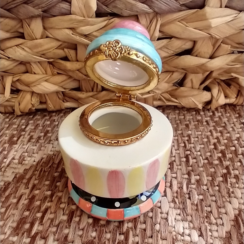 COPY - Ceramic Keepsave Box - Picture 4 of 7